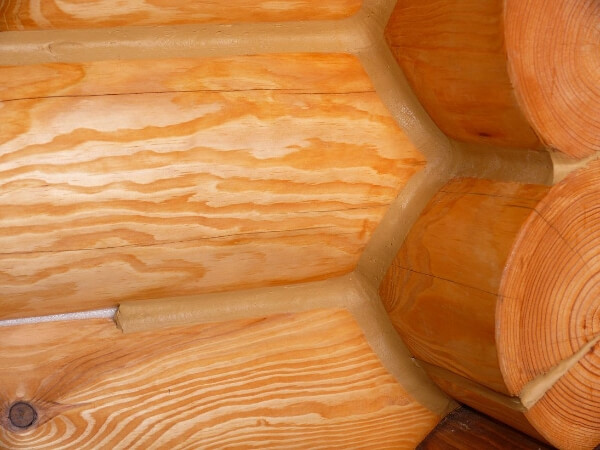 Утепление венцов деревянного дома герметиком